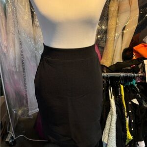Black stretchy skirt